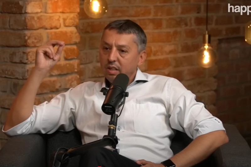 Daniel David, după ce i-a sfătuit să-și ia job part-time pe studenții nemulțumiți de tăierea burselor: „Eu n-am lucrat în facultate, m-au susținut părinții”