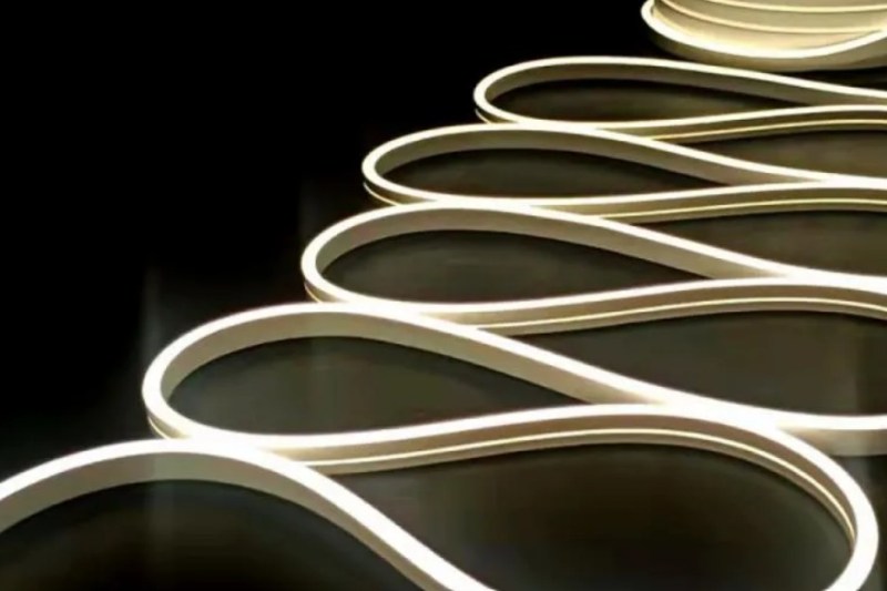 Se pot folosi benzile LED în exterior? Ce trebuie să știi despre IP și rezistență la apă?