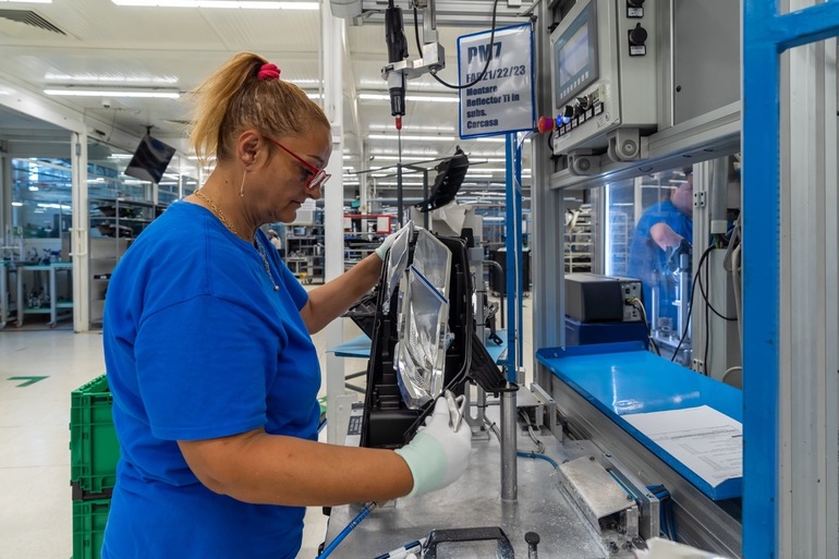 SURPRIZĂ FOTO Gigant auto chinez își creează propria unitate de producție în România