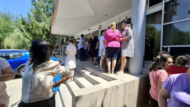 GRAFIC Salariile din administrația publică s-au decuplat constant de economie. În 10 ani, de la 600 de lei, diferența a ajuns la 1.500 de lei