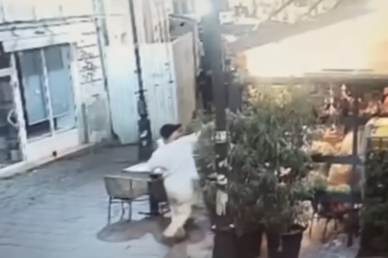 Bărbatul care a tras șase focuri de armă în Centru Vechi, arestat preventiv. Cu câteva zile în urmă, el trăsese cu pistolul în același local