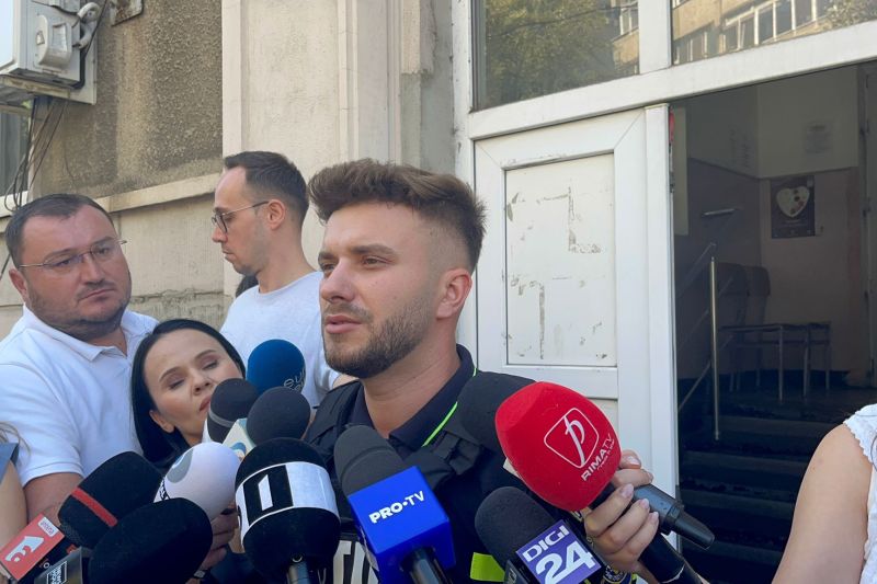 VIDEO Filmul incidentului în care livratorul străin a fost lovit de un român, povestit de polițistul care a intervenit. „S-a nimerit să fiu la momentul potrivit, la locul potrivit”