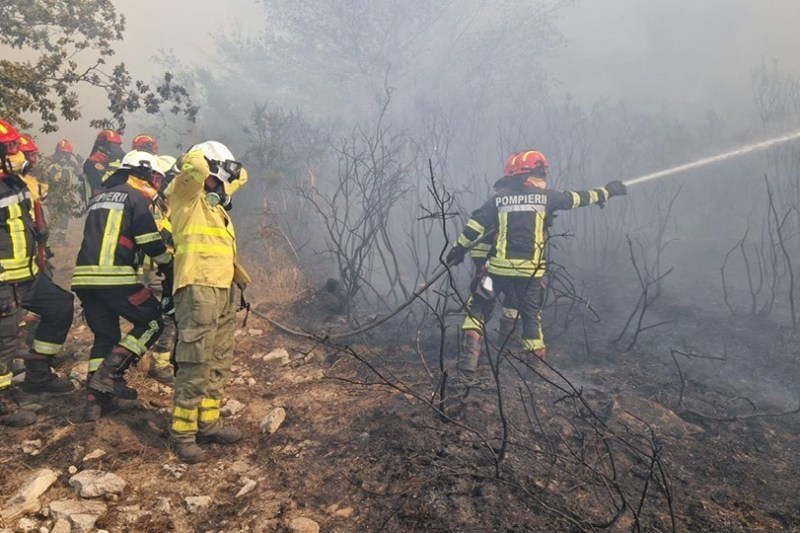 VIDEO Incendiile din Spania continuă să facă ravagii, evoluția este „lentă”. Pompierii români intervin în condiții de risc ridicat