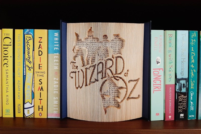 Una dintre cele mai îndrăgite cărți din toate timpurile va fi adaptată pentru un serial la o platformă majoră de streaming