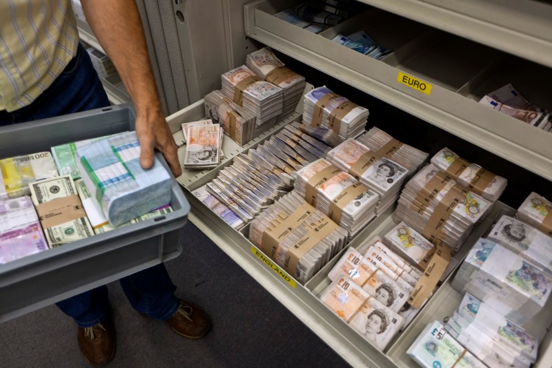 Elveția va ține un referendum pe o taxă de 50% pentru marile averi. Reacția unui bancher de rang înalt