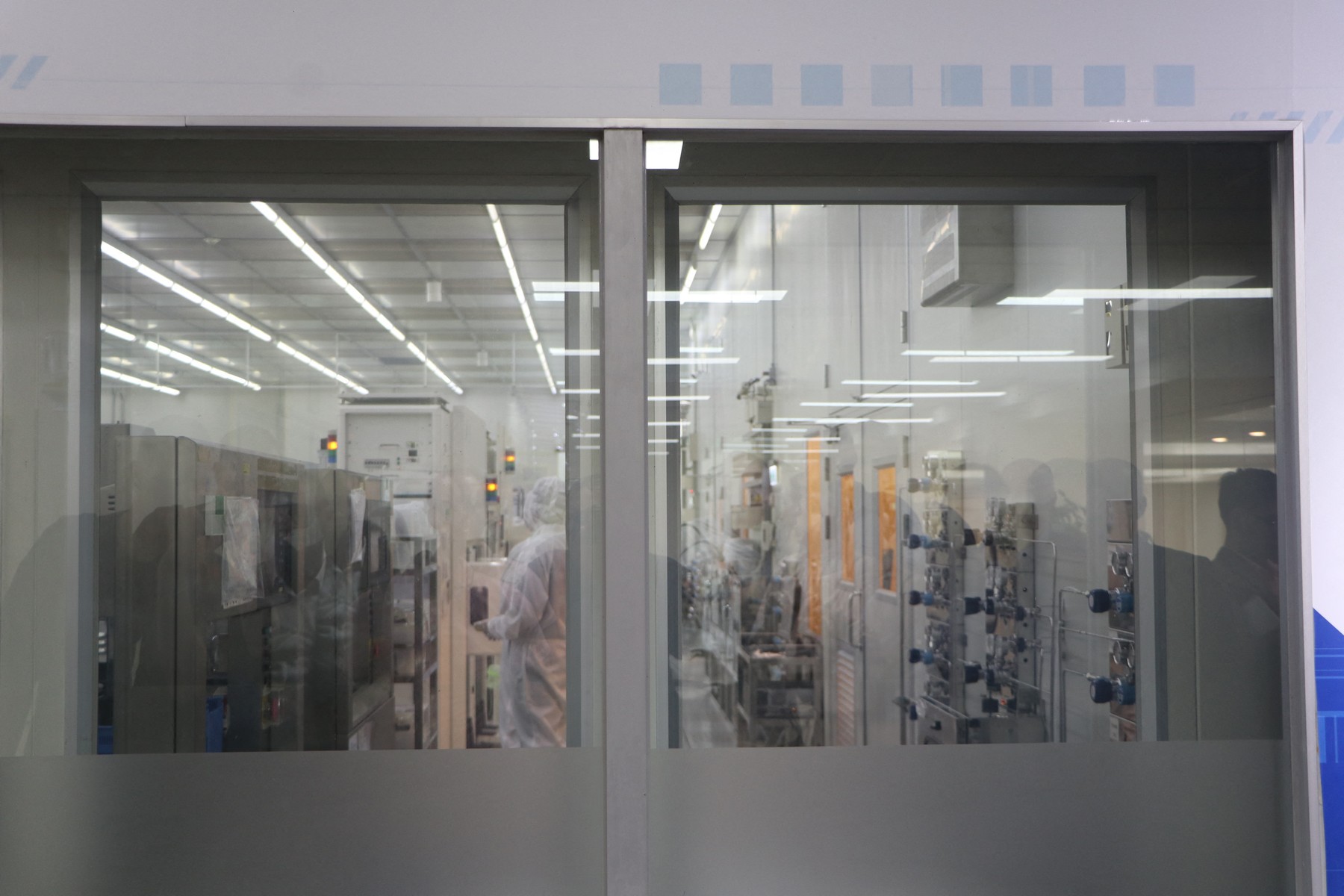 Ani grei de închisoare pentru ingineri care au furat secrete de la cel mai mare producător de cipuri din lume