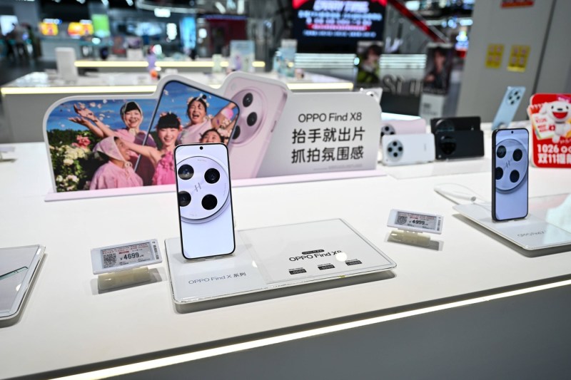 Apple a dat în judecată compania chineză Oppo, pe care o acuză că i-a furat secrete industriale cu ajutorul unui inginer de top