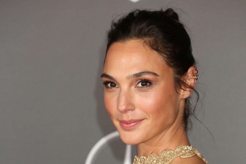 Actrița Gal Gadot nu va participa la Festivalul de la Veneția. Cine a cerut ca invitația adresată ei și colegului Gerard Butler să fie retrasă