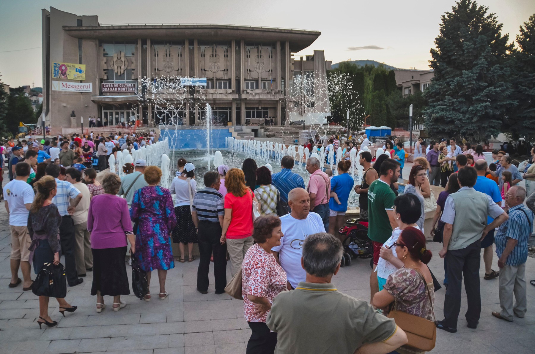 Încrederea economică a populației a atins un minim rareori v