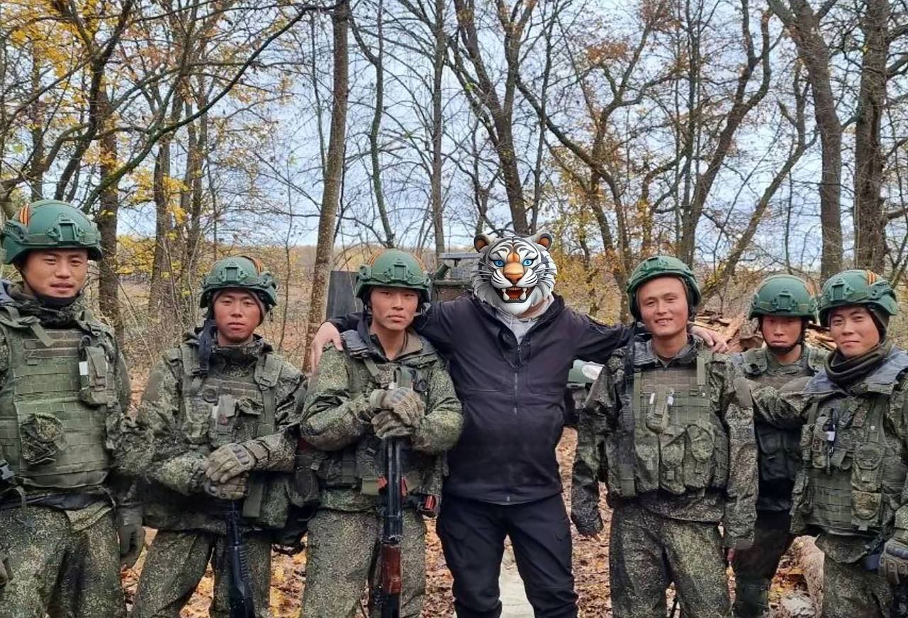 Soldații nord-coreeni capturați de Ucraina cer azil în Sud