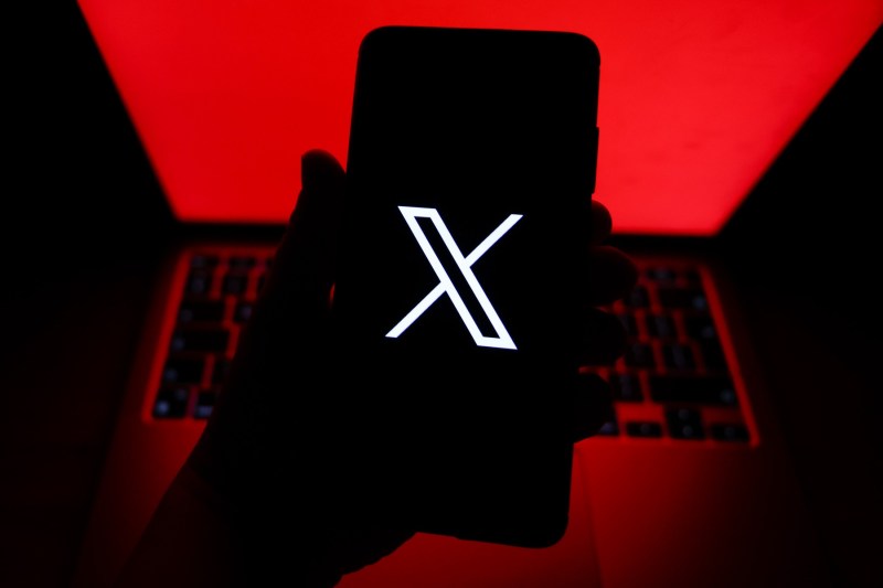 Pană majoră la platforma X a miliardarului Elon Musk, inclusiv în România