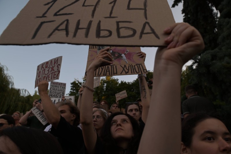 Scandalul subordonării agențiilor anticorupție l-a costat scump pe Zelenski. Ce arată cel mai recent sondaj