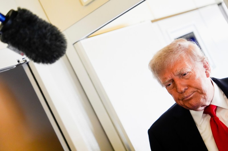 După Alaska, întrebat insistent și de FoxNews, Donald Trump a refuzat să răspundă la o întrebare pe care și-o pune toată lumea