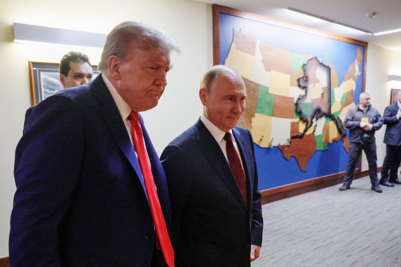 Rezultatele întâlnirii Trump-Putin, prezentate de Medvedev, de Dughin și de alte voci din Rusia. “Trump a plecat spre Alaska să-l întâmpine pe Șeful” – vedeta propagandistă preferată a lui Putin