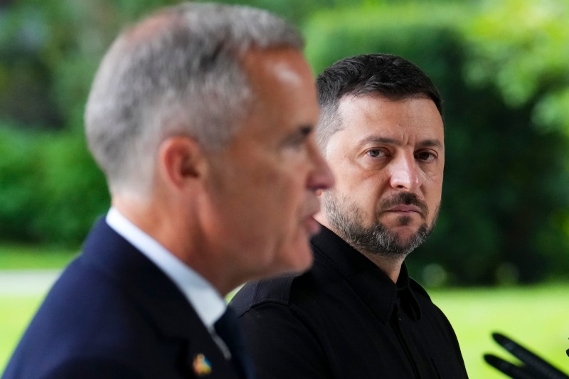 Canada nu exclude trimiterea de trupe în Ucraina, ca parte a garanțiilor de securitate. Ce i-a transmis premierul Mark Carney lui Zelenski