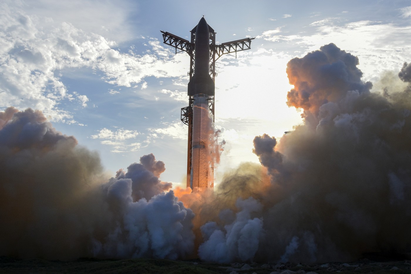 Listarea SpaceX, în atenția piețelor. Entuziasmul investitorilor vine cu întrebări privind riscurile