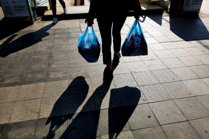 Cumpărături. Foto: LCV / Shutterstock