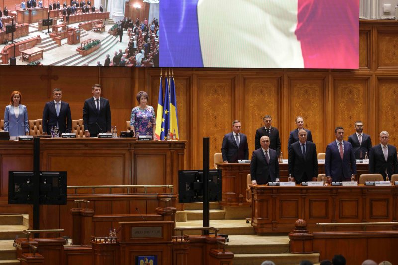 VIDEO Ilie Bolojan și-a asumat răspunderea în Parlament pentru pachetul fiscal 2: „Le mulțumesc românilor că au înțeles nevoia unor măsuri radicale”. Cât timp a spus că va merge înainte