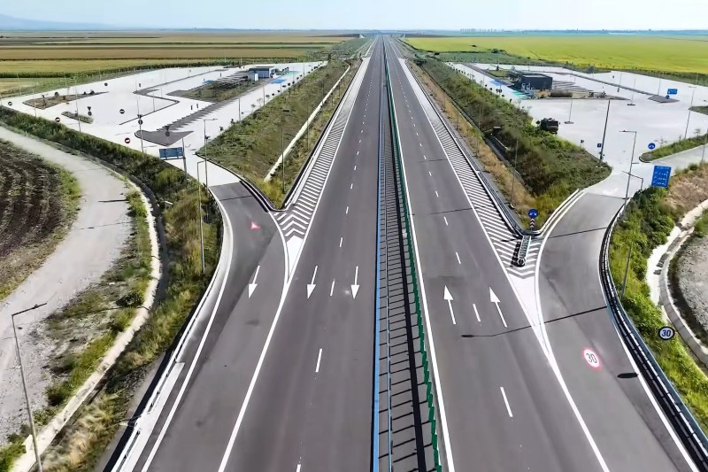 VIDEO Când se deschide circulația pe autostrada care e gata „99,99%”, dar stă „muzeu” pentru că un constructor din Bulgaria a greșit sudurile