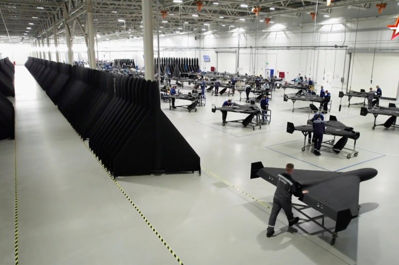 Modelul de dronă rusească venit în România și în Polonia e plin de componente electronice făcute în mai multe țări, spune Ucraina