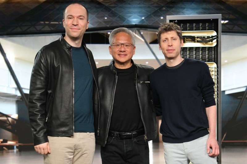 Doi giganți tech au anunțat investiții de 100 miliarde dolari într-un proiect de infrastructură pentru inteligență artificială