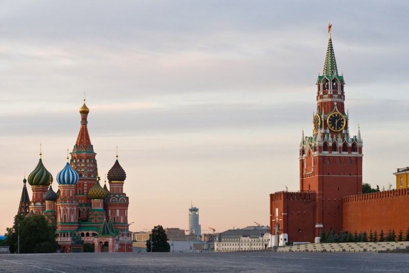 Rusia a aplicat prima amendă pentru căutări pe internet despre conținut „extremist”. Ce a scris bărbatul amendat pe Google