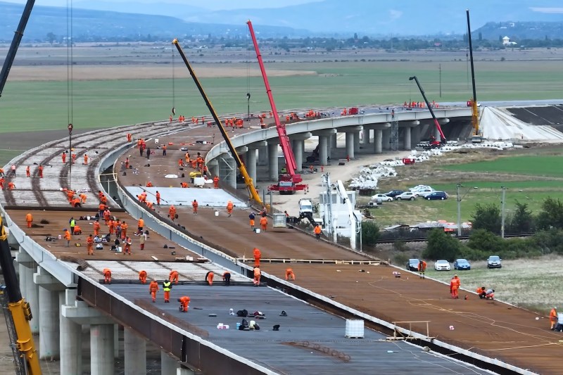 Veste proastă pentru autostrada din Moldova – Din șase loturi cu termen la final de an, doar un tronson și jumătate va fi deschis traficului: „Acesta e scenariul optimist” / Cum arată acum – VIDEO
