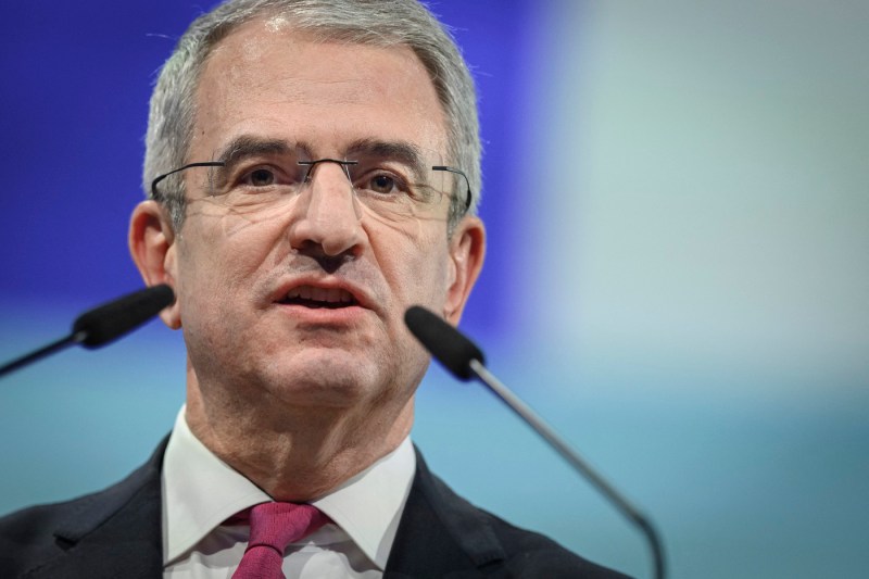 Scandal la vârful gigantului Nestle. Directorul general a fost concediat pentru „încălcarea Codului de conduită profesională”