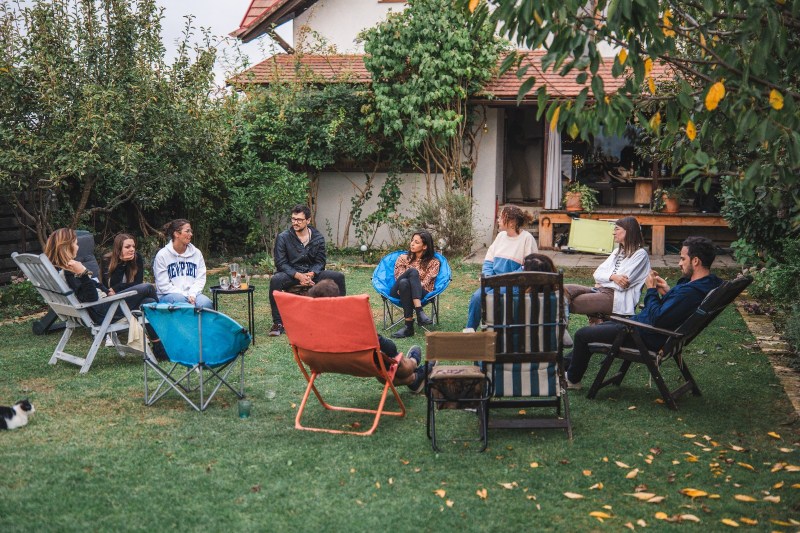 Nomazi digitali lucrează în localitățile săsești Bunești și Alma Vii. Foto: Nomad In Transilvanya