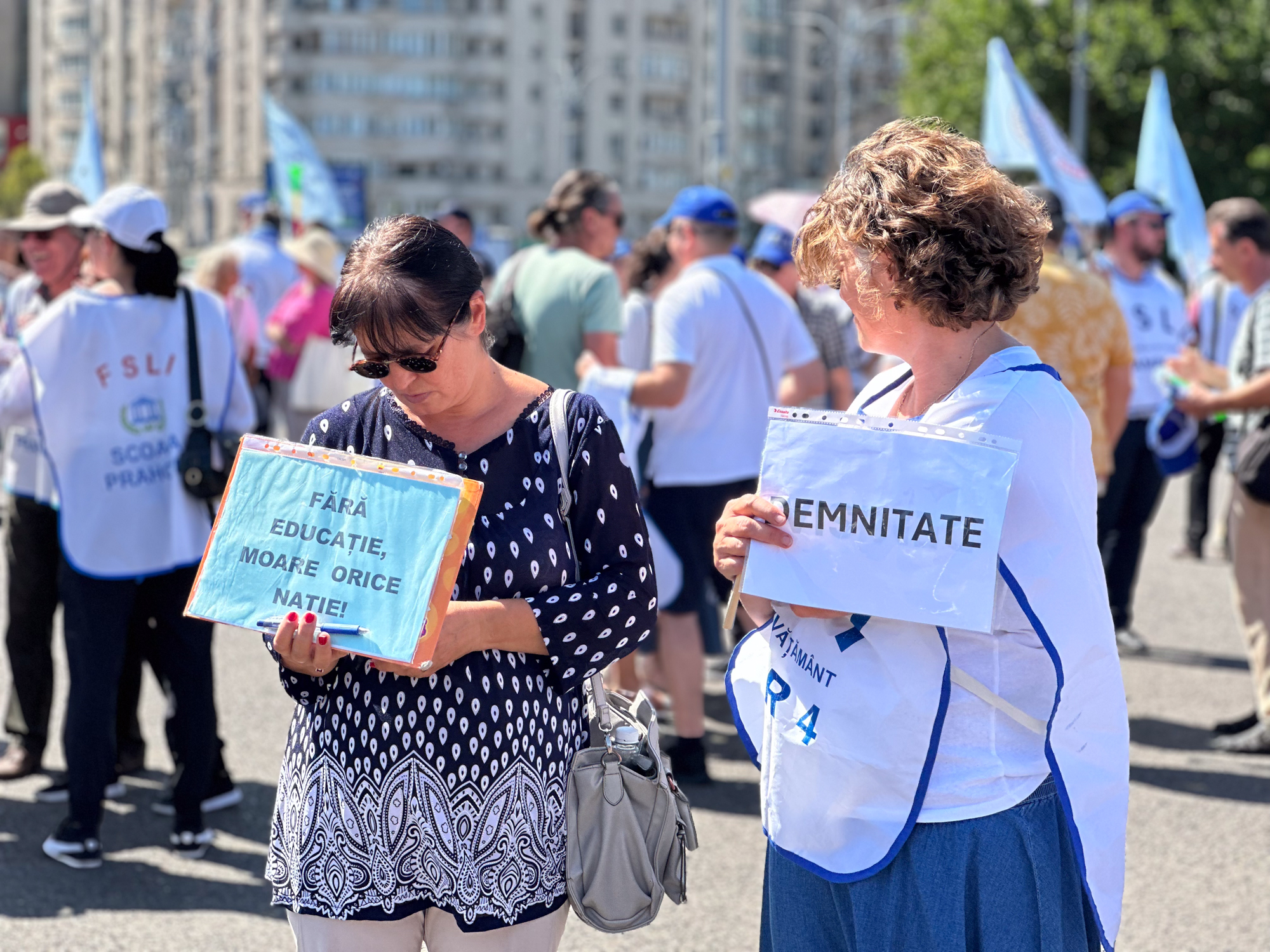 „Nu noi am distrus bugetul statului și nu noi trebuie să fim primii pedepsiți” / „Eu și colegii mei am făcut meditații gratuite, din suflet, ca elevii să ia BAC-ul” / Cum arată, pentru profesori, începutul de an școlar