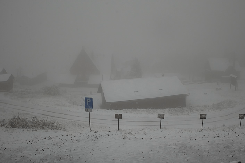 VIDEO. Ninge ca-n povești în câteva localități și zone montane din România. Transfăgărășanul e alb