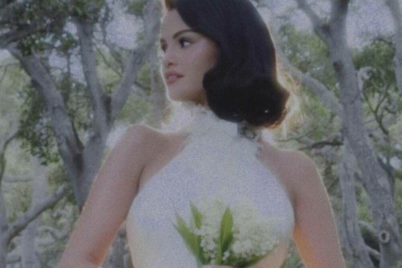 Selena Gomez s-a căsătorit. Imaginile postate de cântăreață de la nuntă