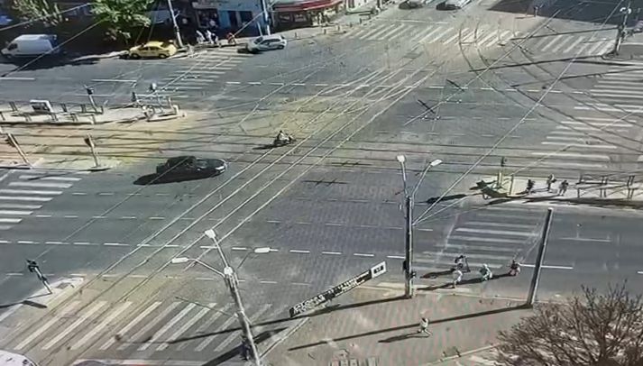 VIDEO Accident mortal de trotinetă în București. Tânăr, trimis în judecată după ce a trecut pe roșu și a lovit o femeie pe trecerea de pietoni