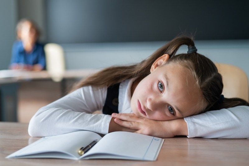 Am fost un elev care a învățat enorm și a crezut cu tărie că cine are carte are și parte. Venind dintr-o familie modestă, nu am avut alte opțiuni de a zbura din cuib. FOTO: Shutterstock