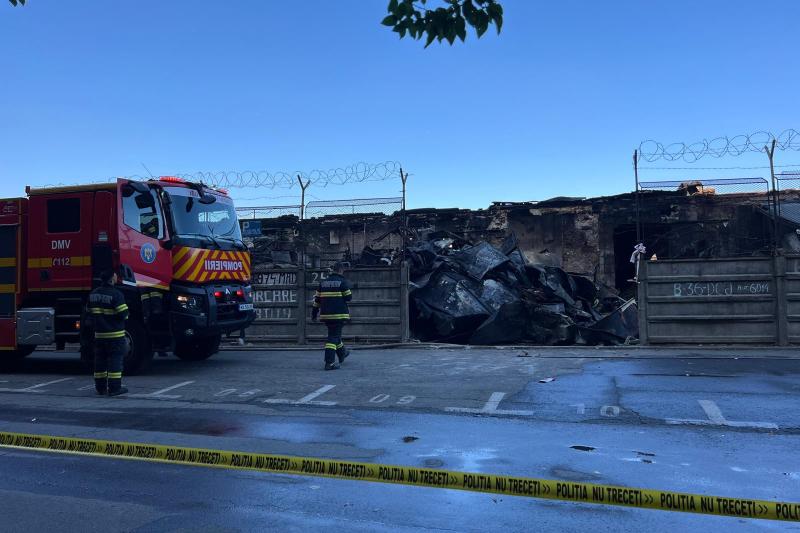 Pompieri la incendiul din Pantelimon / Foto: Ștefania Gheorghe / HotNews