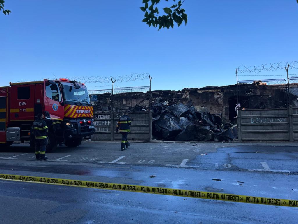 Pompieri la incendiul din Pantelimon / Foto: Ștefania Gheorghe / HotNews