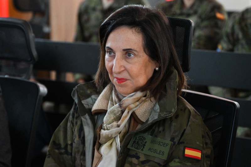 Avionul militar în care se afla ministrul spaniol al Apărării, bruiat în apropierea Kaliningradului