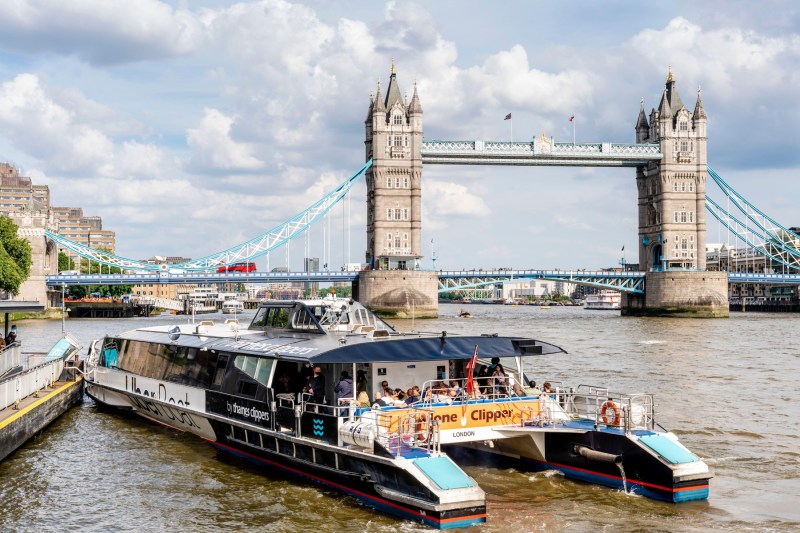 Cu barca la muncă: Soluțiile găsite de londonezii afectați de greva de la cel mai mare metrou din Europa