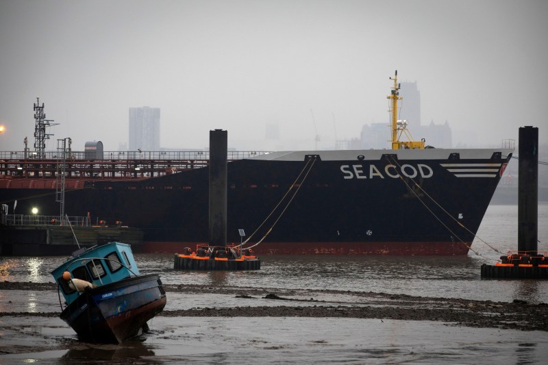 VIDEO Ucraina a lovit cu drone pentru prima oară portul Primorsk din nord-vestul Rusiei, un terminal important pentru exporturile de petrol: „Cât va mai dura?”
