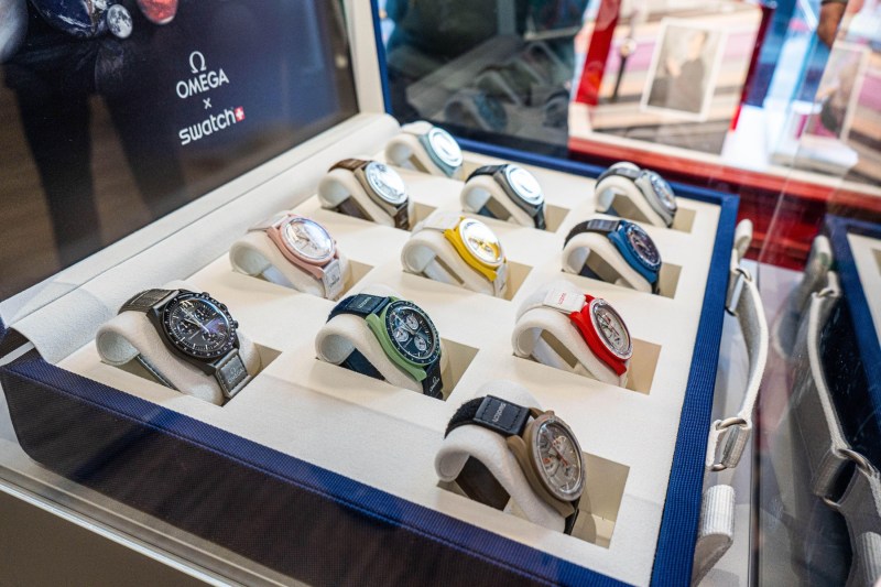 FOTO Un celebru brand elvețian a lansat ceasul care  ironizează SUA, cu cifrele 3 și 9 inversate pe cadran