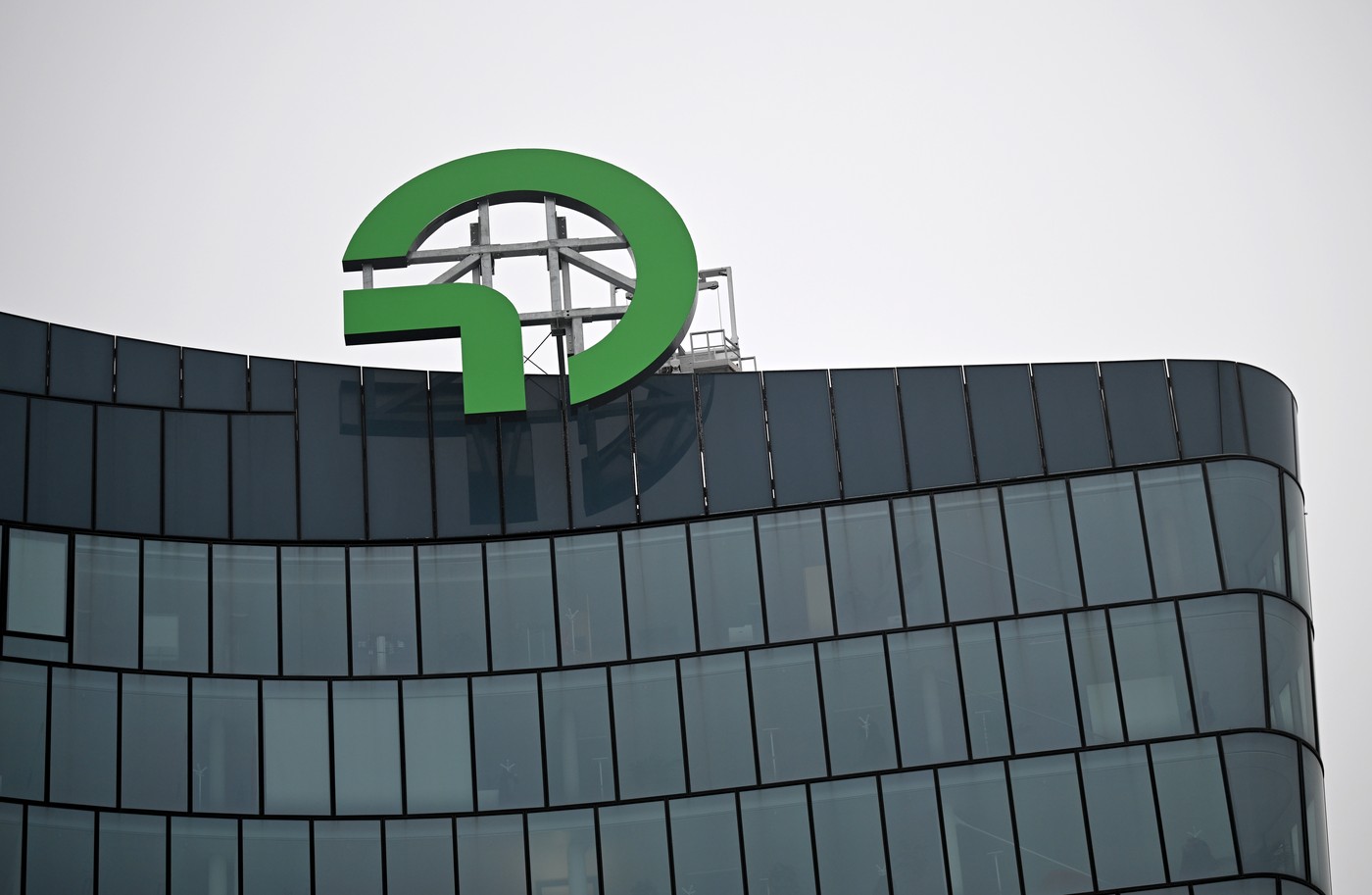 Compania OMV va avea un nou șef. Este prima femeie din istoria companiei care ocupă funcția de CEO