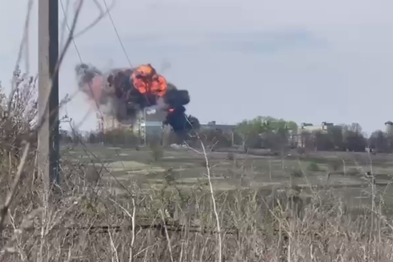 Autoritățile ucrainene au ordonat evacuarea a zeci de sate din jurul unui oraș atacat furibund de ruși