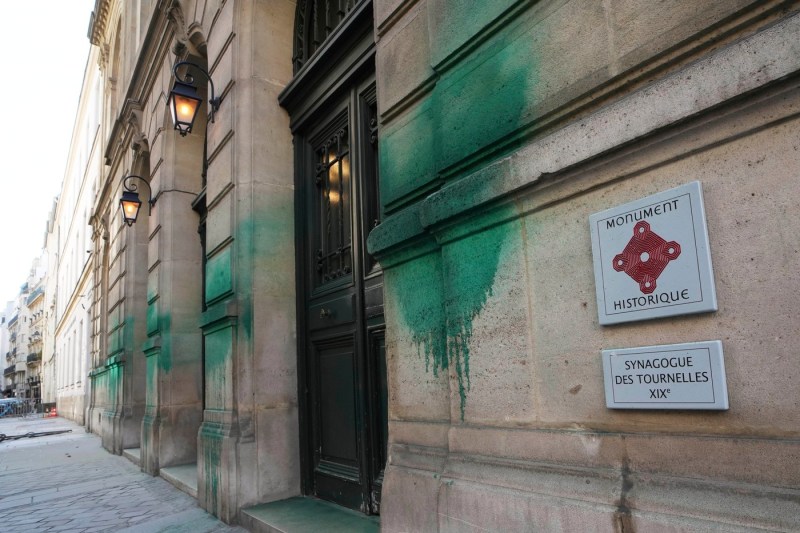 Persoane reținute de poliția sârbă după acțiuni motivate de ură din Franța și Germania. Acuzații de implicare a „unui serviciu de informații străin”