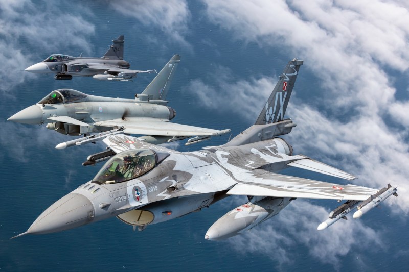 Britanicii trimit avioane de vânătoare Typhoon, în noua misiune „Eastern Sentry” menită să întărească flancul NATO unde au pătruns dronele rusești