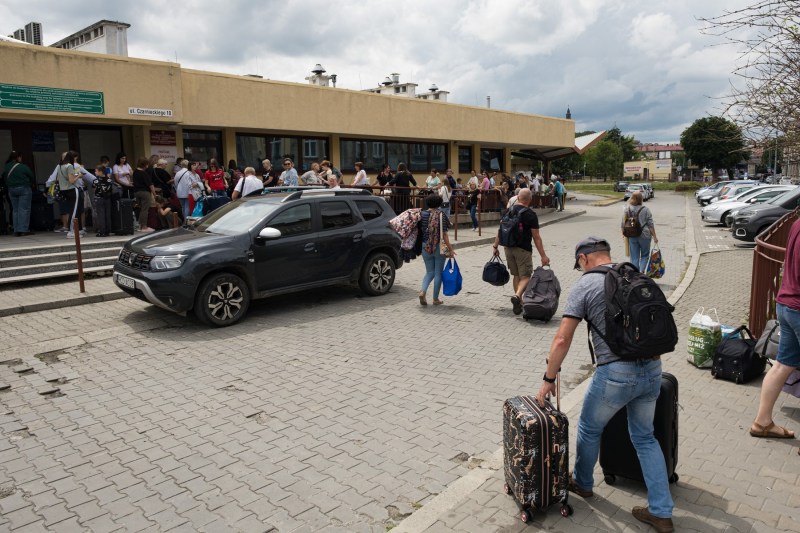 Refugiați din Ucraina sosesc la gara Przemyśl din Polonia, iulie 2025. Foto: Daniel Lai / Zuma Press / Profimedia
