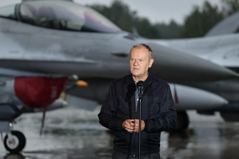 Dronă surprinsă deasupra clădirilor guvernamentale din Varșovia. Anunțul lui Tusk, la doar câteva zile după incursiunea rusească în Polonia