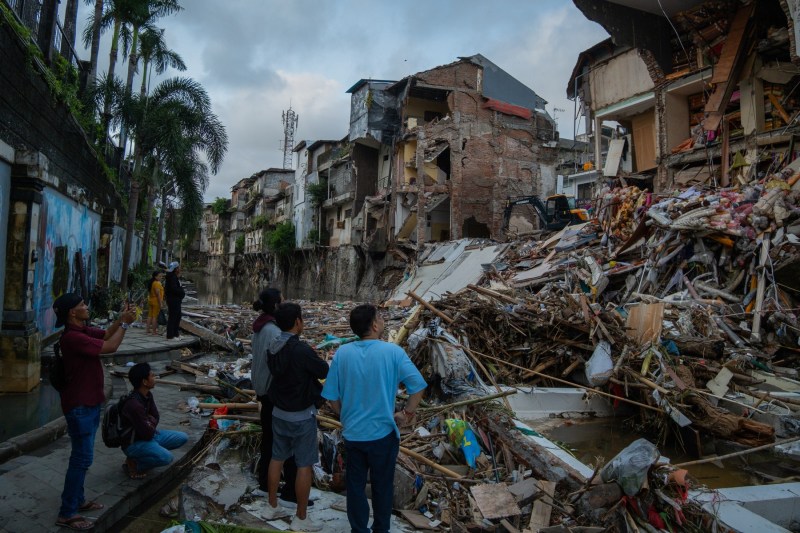 Apele au început să se retragă de pe insula renumită ca destinație turistică, după ce cele mai grave inundații din ultimul deceniu au lăsat 16 morți