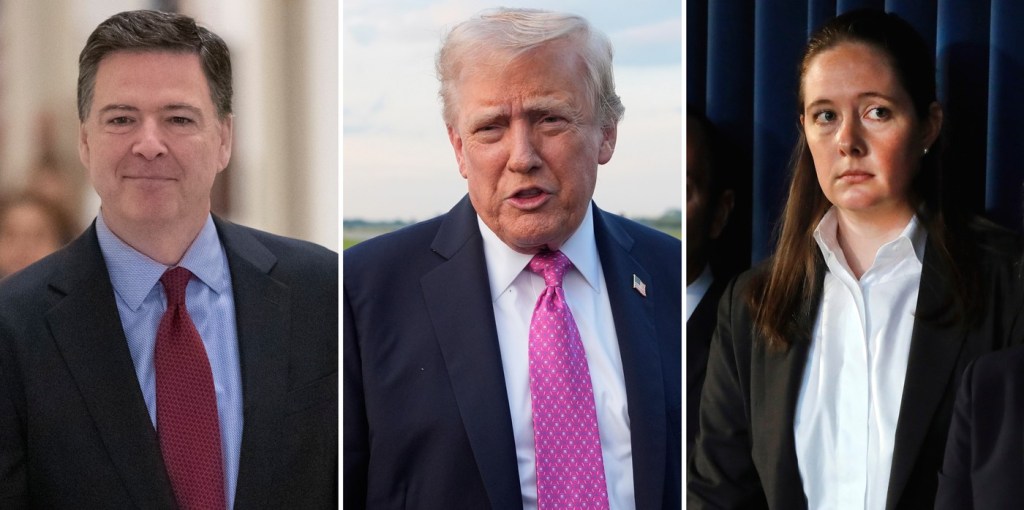 De la stânga la dreapta: fostul director FBI James Comey, președintele Donald Trump și procurorul general adjunct al SUA Maurene Comey . Credit line: J. Scott Applewhite / AP / Profimedia