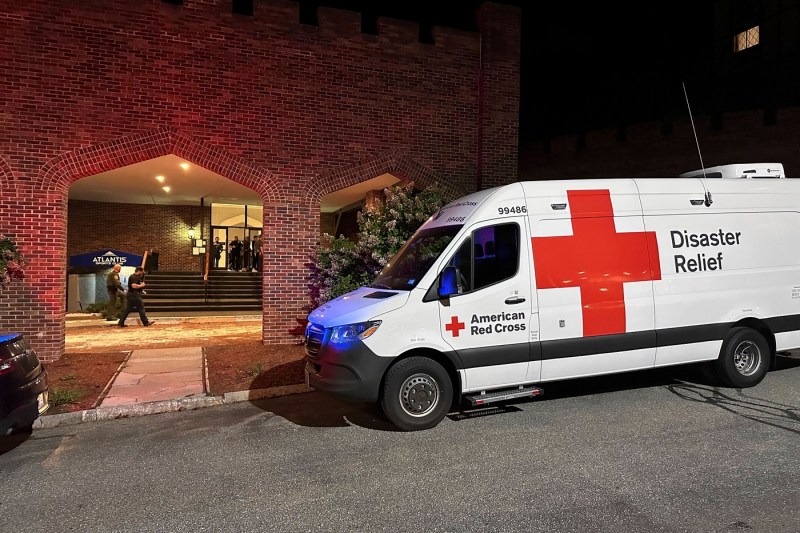 Atac armat la un club country din New Hampshire. O persoană a murit, mai multe sunt rănite / Suspectul a fost reținut