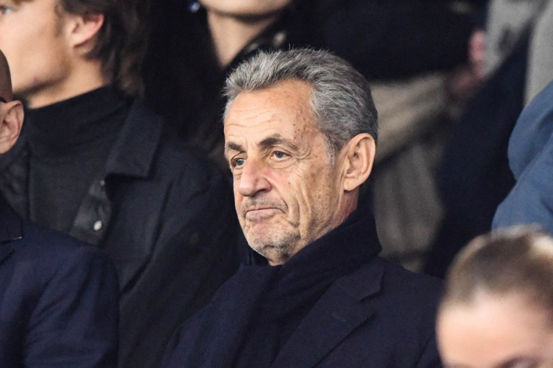 „Poţi fi mândră, l-ai crescut bine”. Sarkozy a confundat o jurnalistă cu mama lui Ousmane Dembele